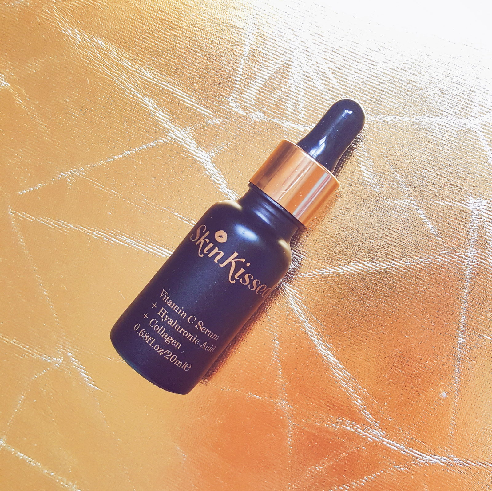 SkinKissed Vitamin C serum, review Debora Tentis skinfluencer